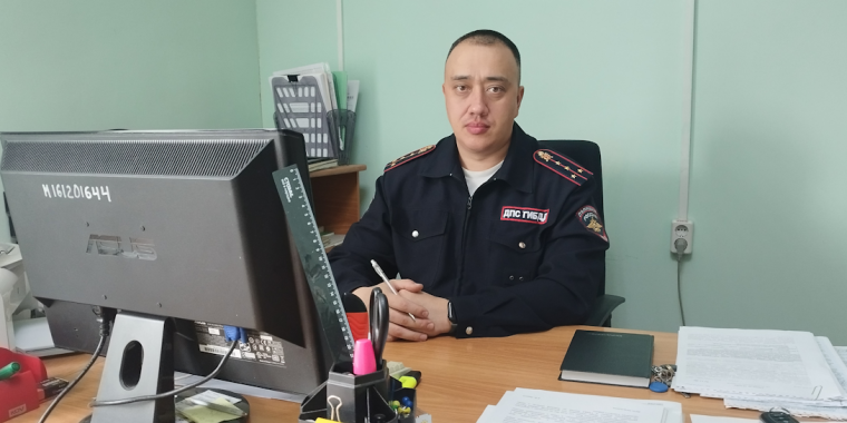 Временно исполняющий обязанности начальника отделения ГИБДД по Томскому району призывает родителей уделить особое внимание безопасности детей на дорогах в период летних каникул. Временно исполняющий обязанности начальника отделения ГИБДД по Томскому району призывает родителей уделить особое внимание безопасности детей на дорогах в период летних каникул.